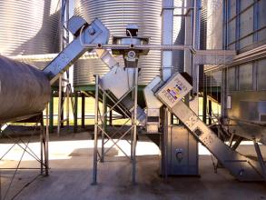 Perry agricultural grain cleaner