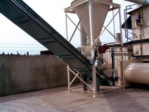 Perry feedmill loading equipment