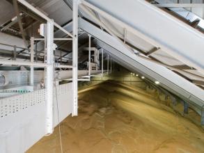 Perry grain store filling conveyor