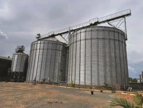 Perry silos