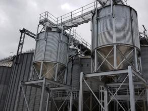 Perry lorry loading silos